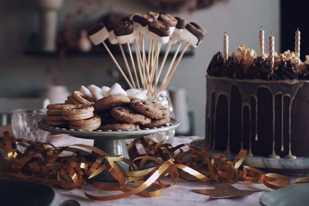 Barnkalas tårta vegan chokladtårta födelsedagstårta barn kalas vegantårta fika veganfika